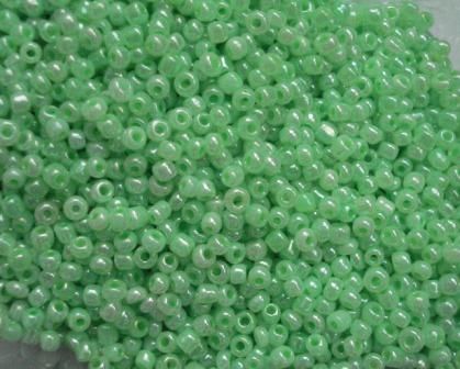 Бисер китайский средний непрозрачный жемчужный светло-зелёный 2,5-3мм (код 2PG01) 25г 2PG01 фото